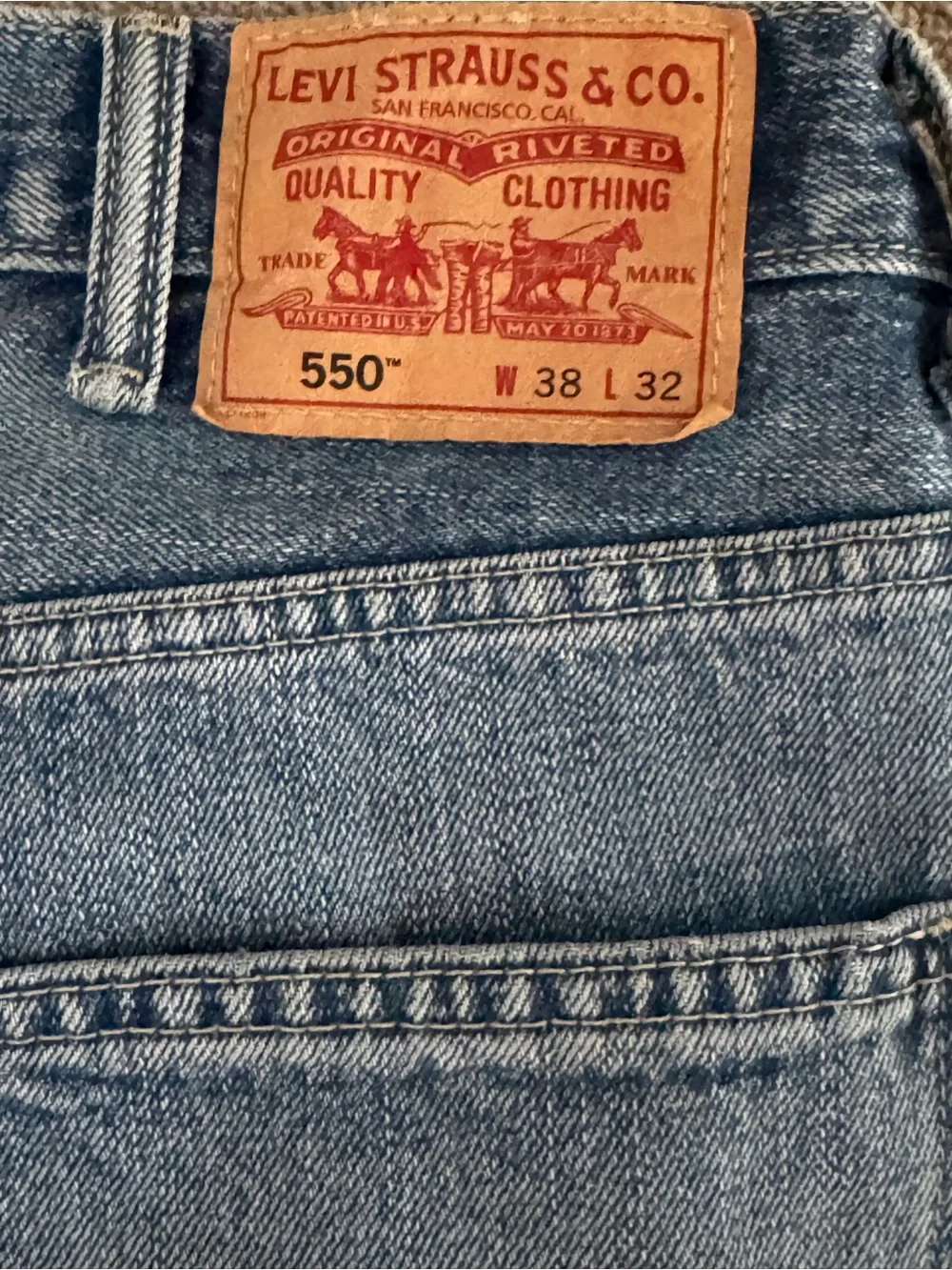 Levi's 550 Classic Straight Men’s Jeans - Light/Medium Blue